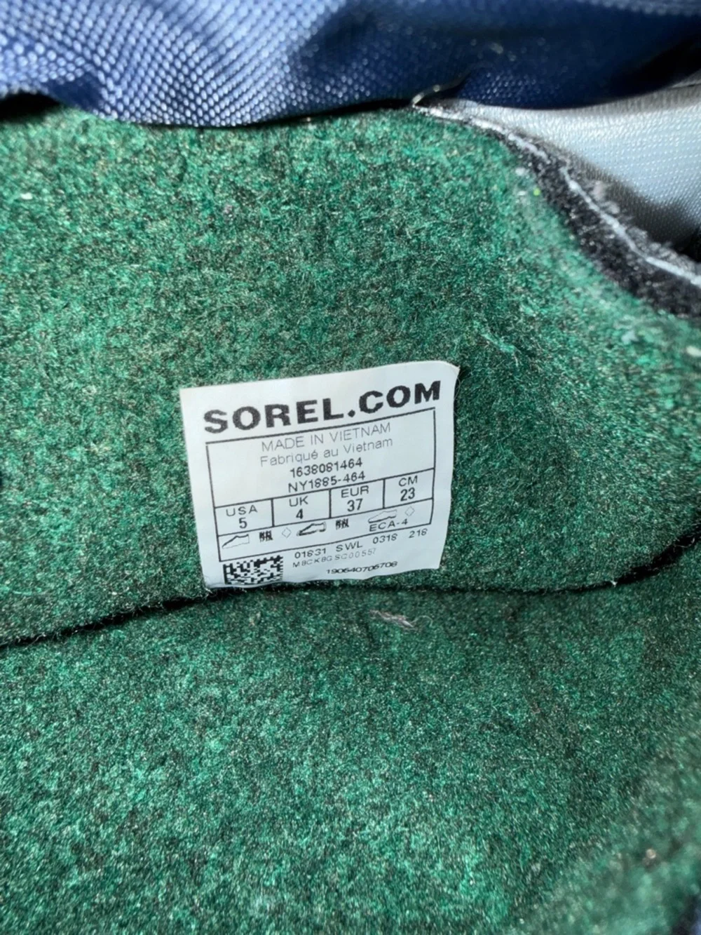 Sorel Kids Winter Boots in Navy and Light Blue